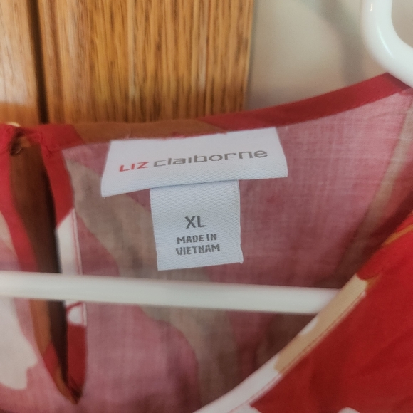 Liz Claiborne Short Sleeve Top - Picture 2 of 6